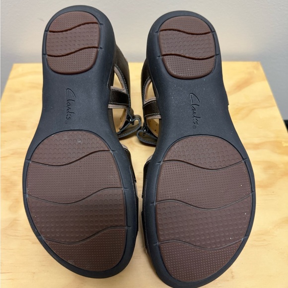 Women’s Clarks Artisan Unstructured Sandal Un Vasha Bronze Leather Size 7 1/2 W - Picture 8 of 8